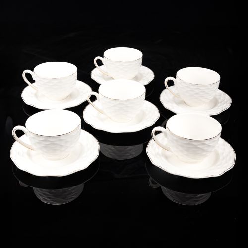 SET CESTI PORTELAN BON CHINA